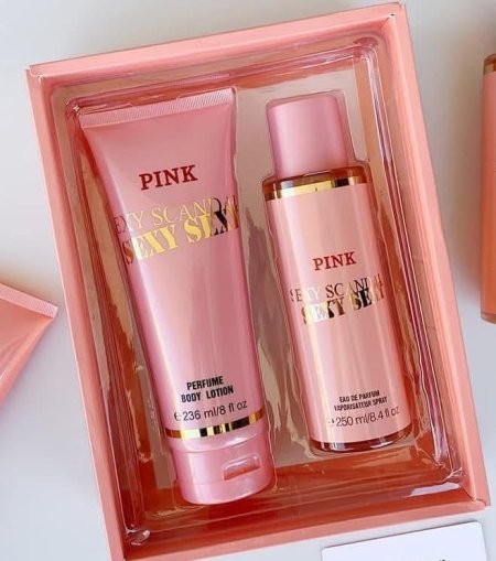 بكج Pink Sexy Scandal لوشن للجسم وعطر بخاخ للجسم